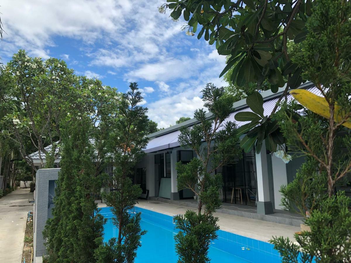 La Riva Boutique Hotel カムペーンペット エクステリア 写真